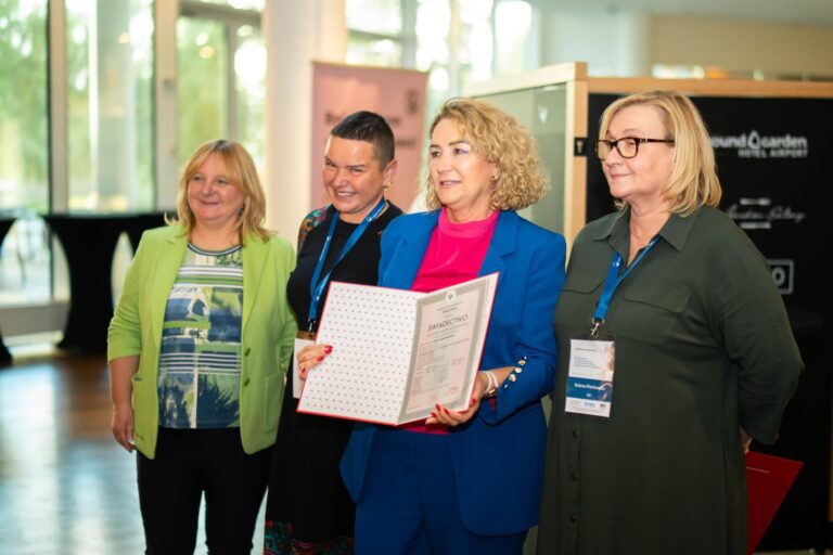 KONFERENCJA-213