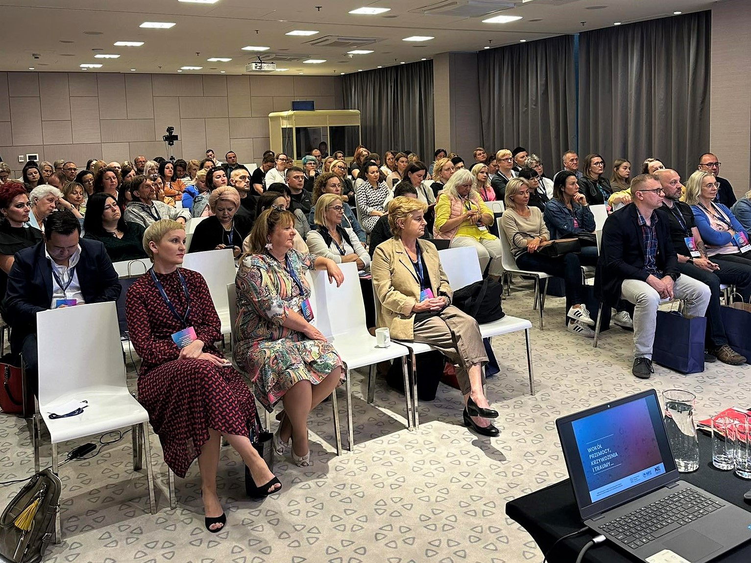 konferencja wokol przemocy.jpg